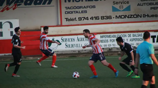 Fútbol. Tercera División- Monzón vs. Sabiñánigo.
