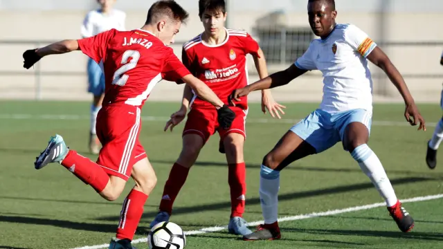 El buen planteamiento del Amistad impidió que el Real Zaragoza sumara los tres puntos