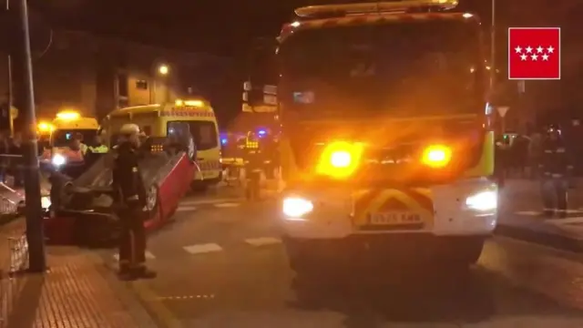 Un coche atropella a seis personas tras chocar contra un semáforo en Alcalá de Henares