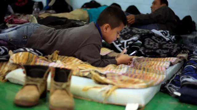 Un niño migrante de Guatemala en su viaje a Estados Unidos