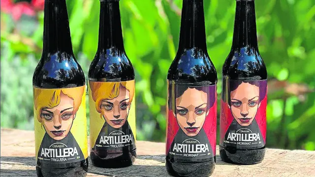 Artillera Trigueña y Artillera Morena 7, las dos variedades de cerveza de esta marca artesana.