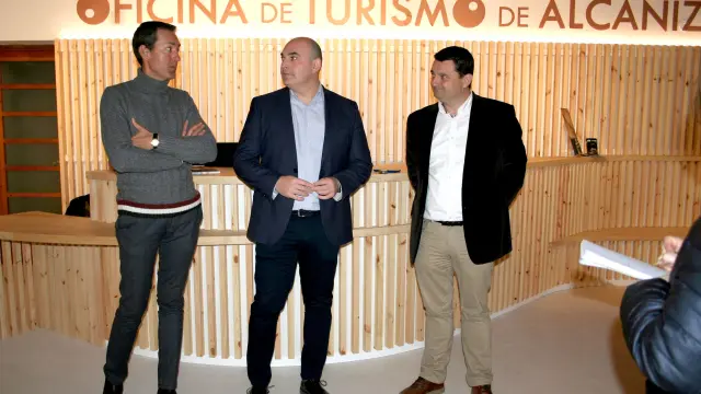 De izquierda a derecha, Sanz, Gracia y Estevan, en la presentación de los datos.