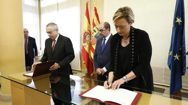 Pere Navarro, Javier Lambán y Marta Gastón.