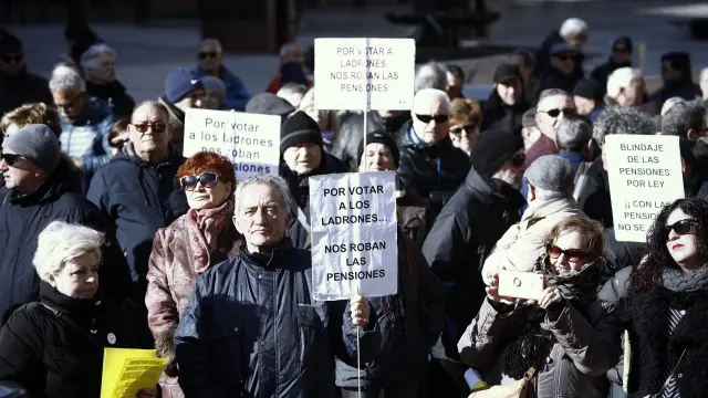 Concentración de pensionistas en Zaragoza.