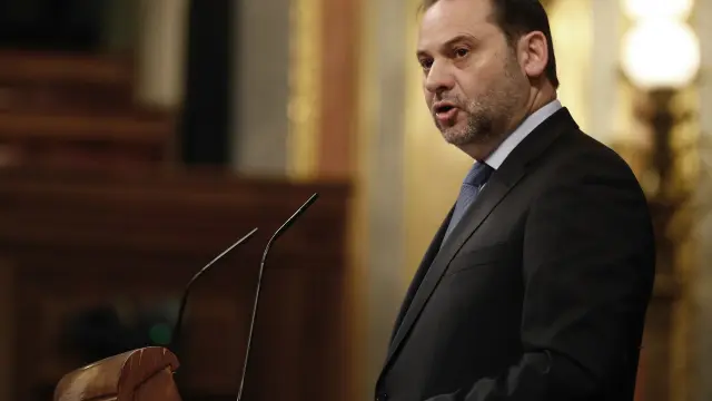 El ministro de Fomento, José Luis Ábalos, durante su intervención este martes en el Congreso de los Diputados.
