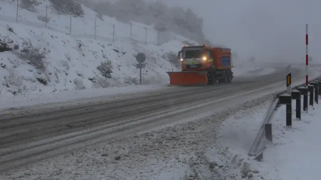 El temporal ha dejado importantes espesores de nieve en el Pirineo
