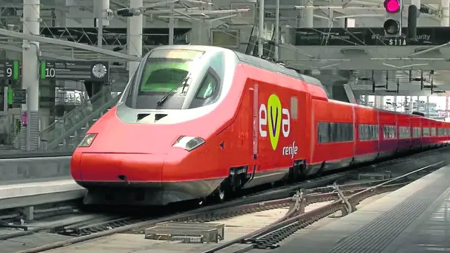 Recreación del AVE de bajo coste, denominado EVA, que presentó el Gobierno del PP hace ahora un año para la línea Madrid-Barcelona.