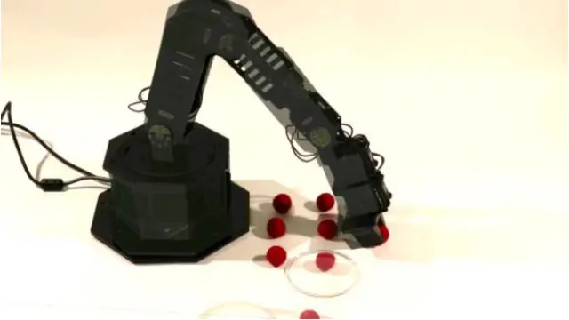 El experimento se hizo con un brazo robótico