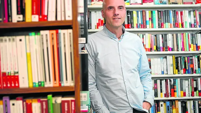 El presidente de los libreros, Óscar Martín, ayer, en la Librería Siglo XXI.