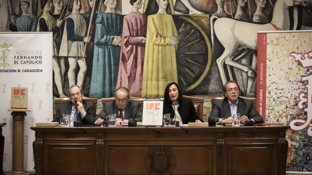 José Carlos Mainer, Carlos Forcadell, Cristina Palacín y Carlos Pérez Anadón, en la presentación.