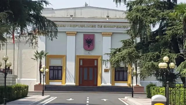 Parlamento en Tirana, Albania.