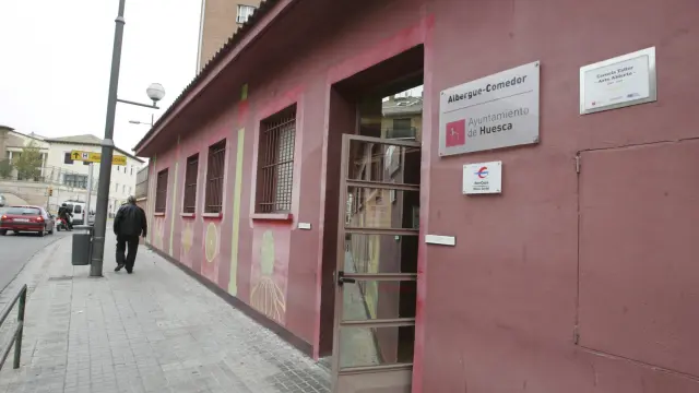 El albergue municipal para transeúntes está ubicado en la Ronda Montearagón.