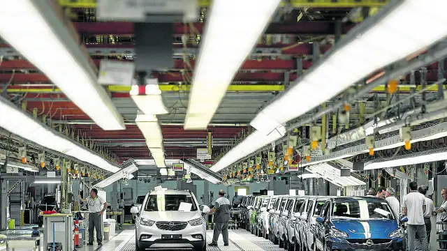 Imagen de 2016 del lanzamiento del Mokka X en la planta de Opel Figueruelas.