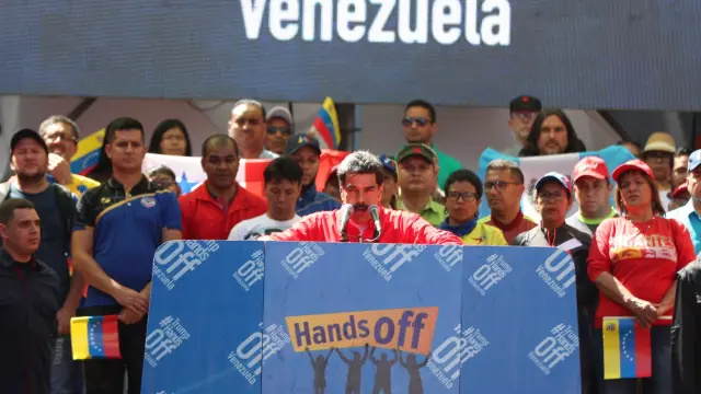 El presidente de Venezuela, Nicolás Maduro, este sábado ante simpatizantes en Caracas.