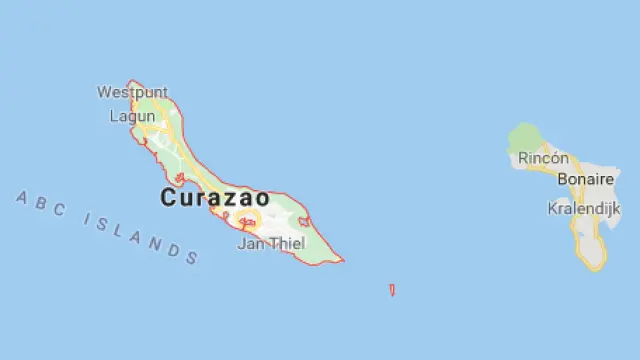 La ayuda fue llevada a un centro de acopio en la isla de Curazao debido al bloqueo del gobierno de Nicolás Maduro.