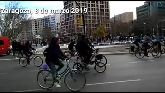 Los ciclistas han recorrido varias de las principales vía de Zaragoza