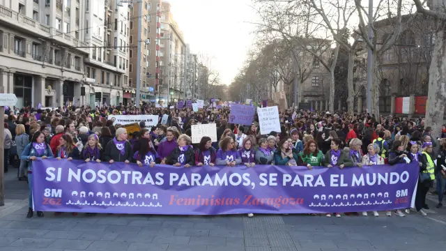 Arranca la manifestación por el Día de la Mujer en Zaragoza.