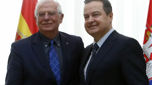 El ministro de Exteriores, Josep Borrell visita a su homólogo serbio Ivica Dacic