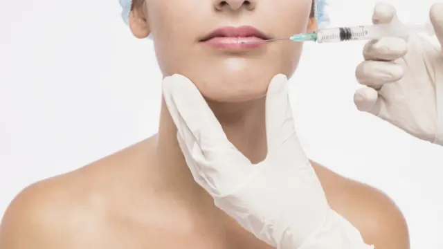 Detienen a una mujer en Gran Canaria por hacerse pasar por médica e inyectar silicona en los labios