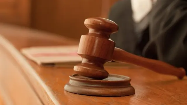 Condenada a 40 años por obligar a sus 3 hijos menores a tener relaciones con un hombre por dinero