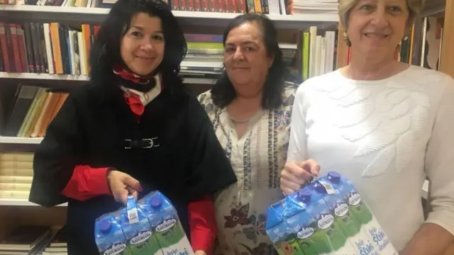 Campaña solidaria de la Uned en Calatayud, Caspe y Ejea '1 Libro x 1 Kilo de alimentos’