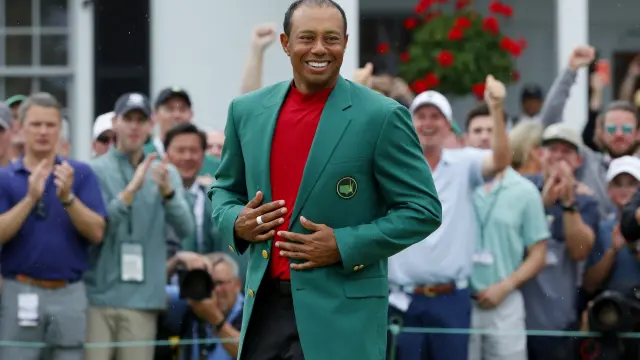 Tiger Woods celebra su triunfo en Augusta.