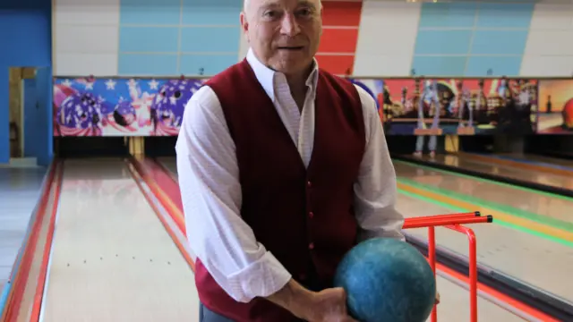 José Alastuey, en el Bowling Center Zaragoza.