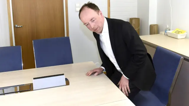 The Finns Party Chairman Jussi Halla-aho briefs media in Helsinki, Finland April 15, 2019. Lehtikuva/Heikki Saukkomaa via REUTERS ATTENTION EDITORS - THIS IMAGE WAS PROVIDED BY A THIRD PARTY. NO THIRD PARTY SALES. NOT FOR USE BY REUTERS THIRD PARTY DISTRIBUTORS. FINLAND OUT. [[[REUTERS VOCENTO]]] FINLAND-ELECTION/