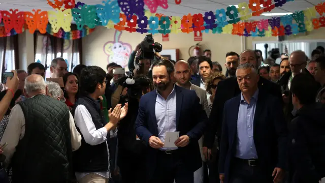 Santiago Abascal votando en las elecciones generales