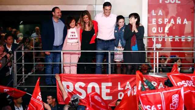 Sánchez celebra la victoria electoral.