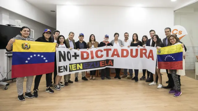 El grupo de venezolanos que se han reunido hoy en Zaragoza
