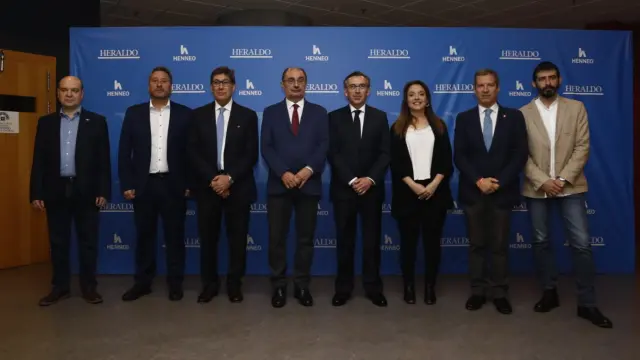Los candidatos a la presidencia del Gobierno de Aragón minutos antes de que comience el debate.