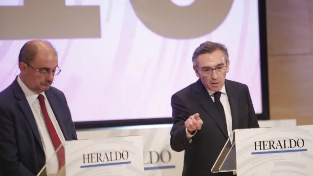 Lambán y Beamonte durante el debate para la presidencia del Gobierno de Aragón.