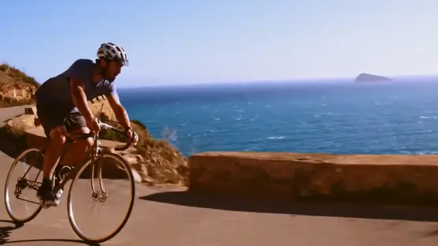 Un fotograma del vídeo de la canción que servirá de sintonía a La Vuelta.