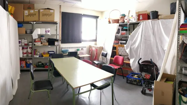 El espacio de orientación del colegio se ofrece en un almacén de material.