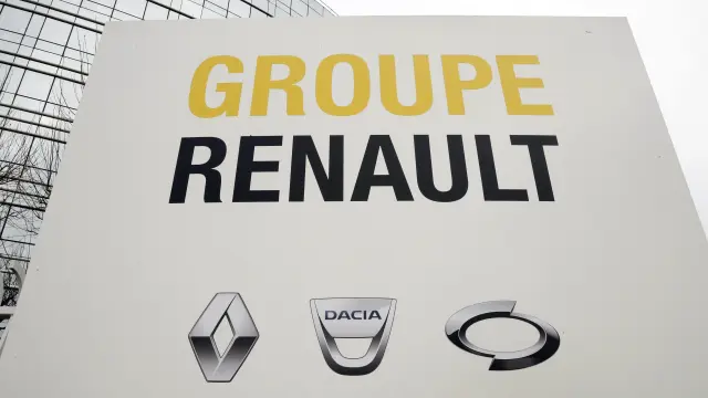 Paris (France), 24/01/2019.- (FILE) - A view of the logo of Renault company headquarters in Boulogne-Billancourt, near Paris, France, 24 January 2019 (reissued 26 May 2019). Media reports on 26 May 2019 state Fiat Chrysler could on 27 May 2019 make public information regarding a possible merger with Renault. Reports further state Renault board will meet on 27 May to discuss the topic. (Lanzamiento de disco, Francia) EFE/EPA/ETIENNE LAURENT Fiat Chrysler and Renault potential merger