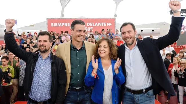 Iratxe García junto a Pedro Sánchez en un acto electoral del PSOE.