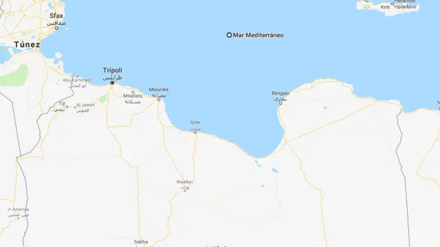 El bote de goma se encuentra en el Mediterráneo, entre Libia y Malta.