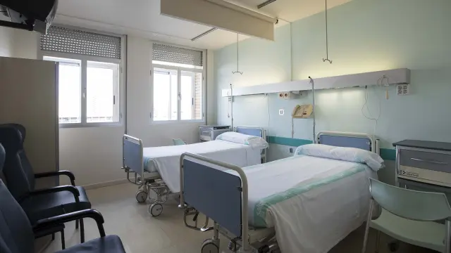 Desde la segunda quincena de julio se cerrarán 28 camas de Urología del Miguel Servet