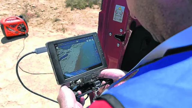 El dron permitió rastrear la orilla con minuciosidad