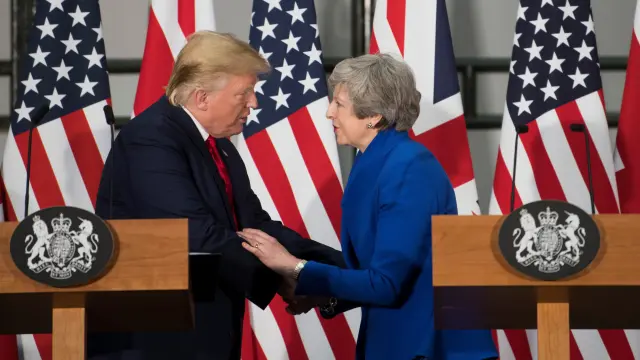Britain's Prime Minister Theresa May and U.S. President Donald Trump attend a joint news conference at the Foreign & Commonwealth Office, in London, Britain June 4, 2019. David Rose/Pool via REUTERS [[[REUTERS VOCENTO]]] USA-TRUMP/BRITAIN