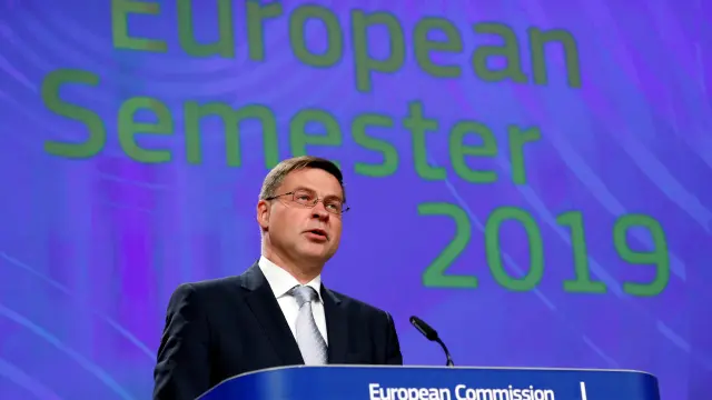 European Commission Vice-President Valdis Dombrovskis holds a news conference at the EU Commission headquarters in Brussels, Belgium, June 5, 2019. REUTERS/Francois Lenoir [[[REUTERS VOCENTO]]] EUROZONE-ITALY/DEBT