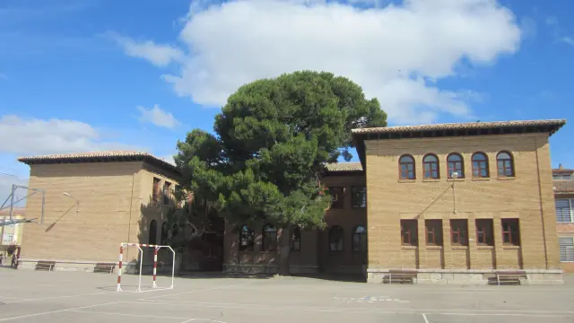 Imagen del exterior del colegio de infantil y primaria de Tauste.