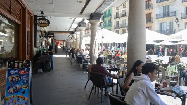 Terrazas de los bares en la Plaza del Torico /2019-06-12/ Foto: JorgeEscudero [[[FOTOGRAFOS]]]