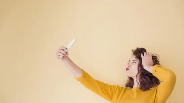 La luz, el encuadre y la posición son claves para conseguir un selfi decente.