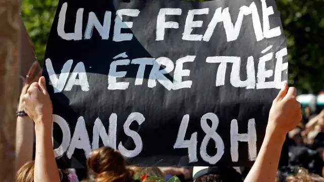 Families of victims and activists attend a rally against "femicide", gender-based violence targeted at women, in Paris, France, July 6, 2019. The banner reads "A woman is going to be killed in 48 hours".  REUTERS/Regis Duvignau [[[REUTERS VOCENTO]]] FRANCE-FEMICIDE/