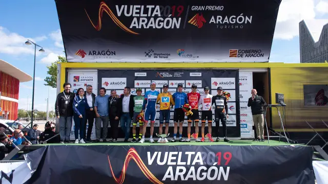 Podio de la Vuelta Aragón 2019.