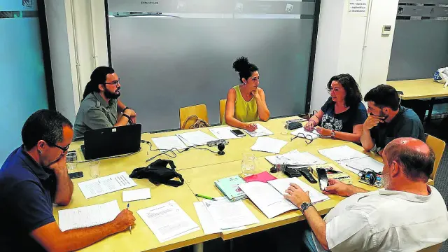 El equipo de dirección de IU-Aragón debatió el martes sobre sus exigencias programáticas.