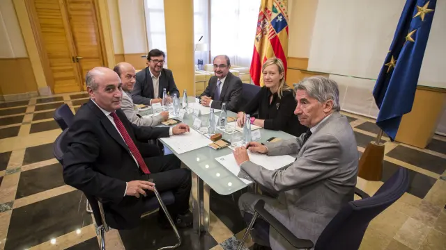 Imagen de la mesa del diálogo social en Aragón.