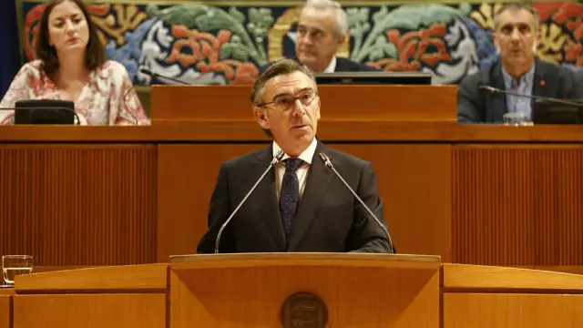 Luis María Beamonte durante la sesión de investidura de Javier Lambán.